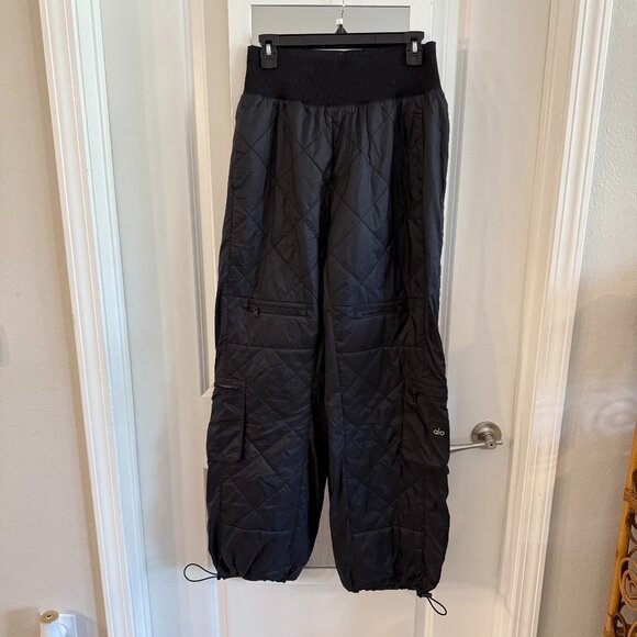 ALO Yoga Pants - ALO YOGA High Rise Snowrider Puff Pant Size Medium Color Black
